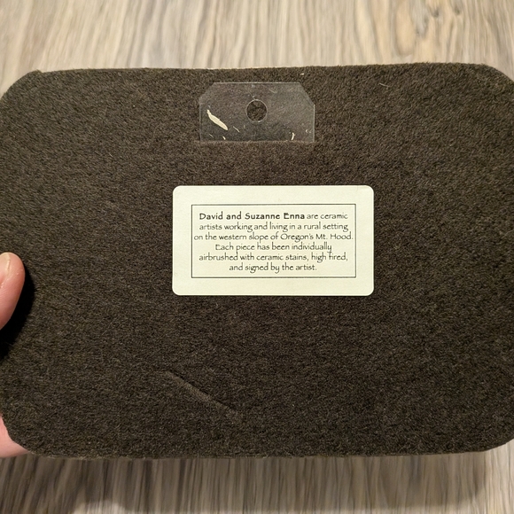 Signed Ceramic Hanging Tile Bears Hand Painted Mountains David Suzanne Enna Cubs - Picture 2 of 6